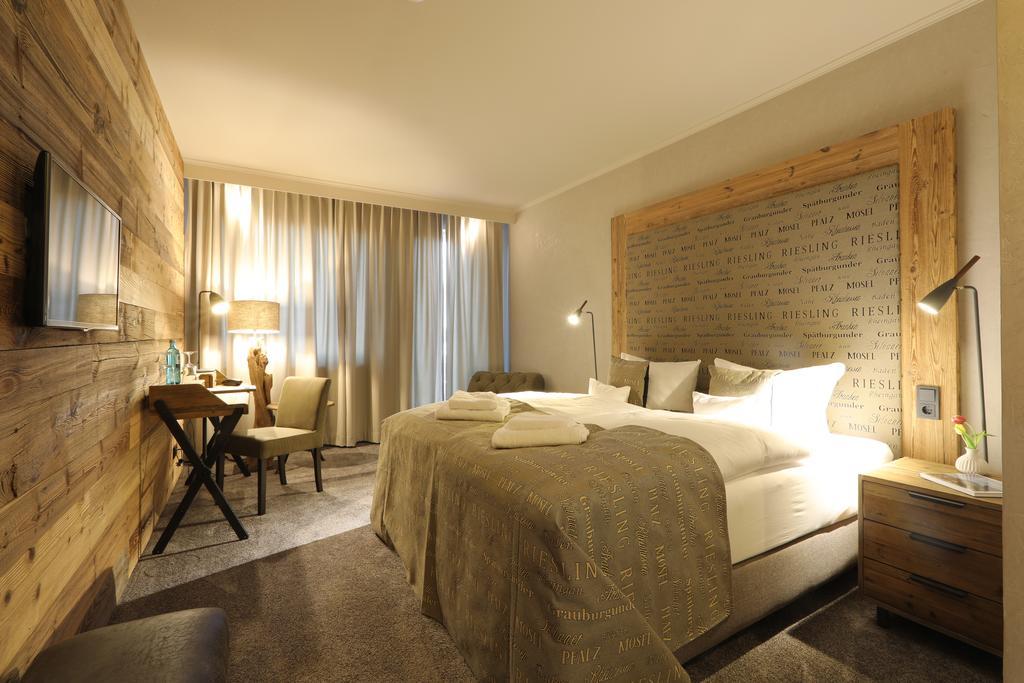 Naegler'S Fine Lounge Hotel Oestrich-Winkel Esterno foto