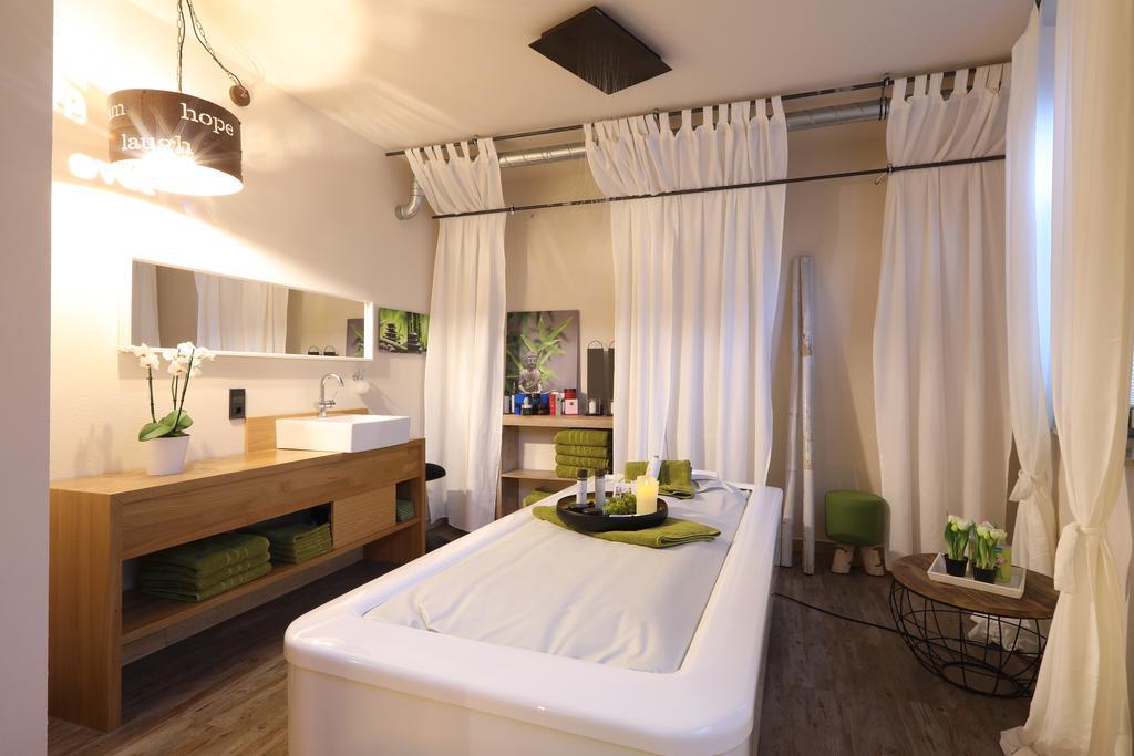 Naegler'S Fine Lounge Hotel Oestrich-Winkel Esterno foto