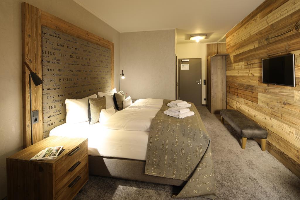 Naegler'S Fine Lounge Hotel Oestrich-Winkel Esterno foto